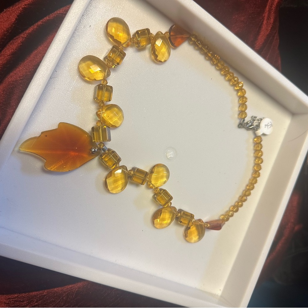 Amber Leaf‎ Necklace